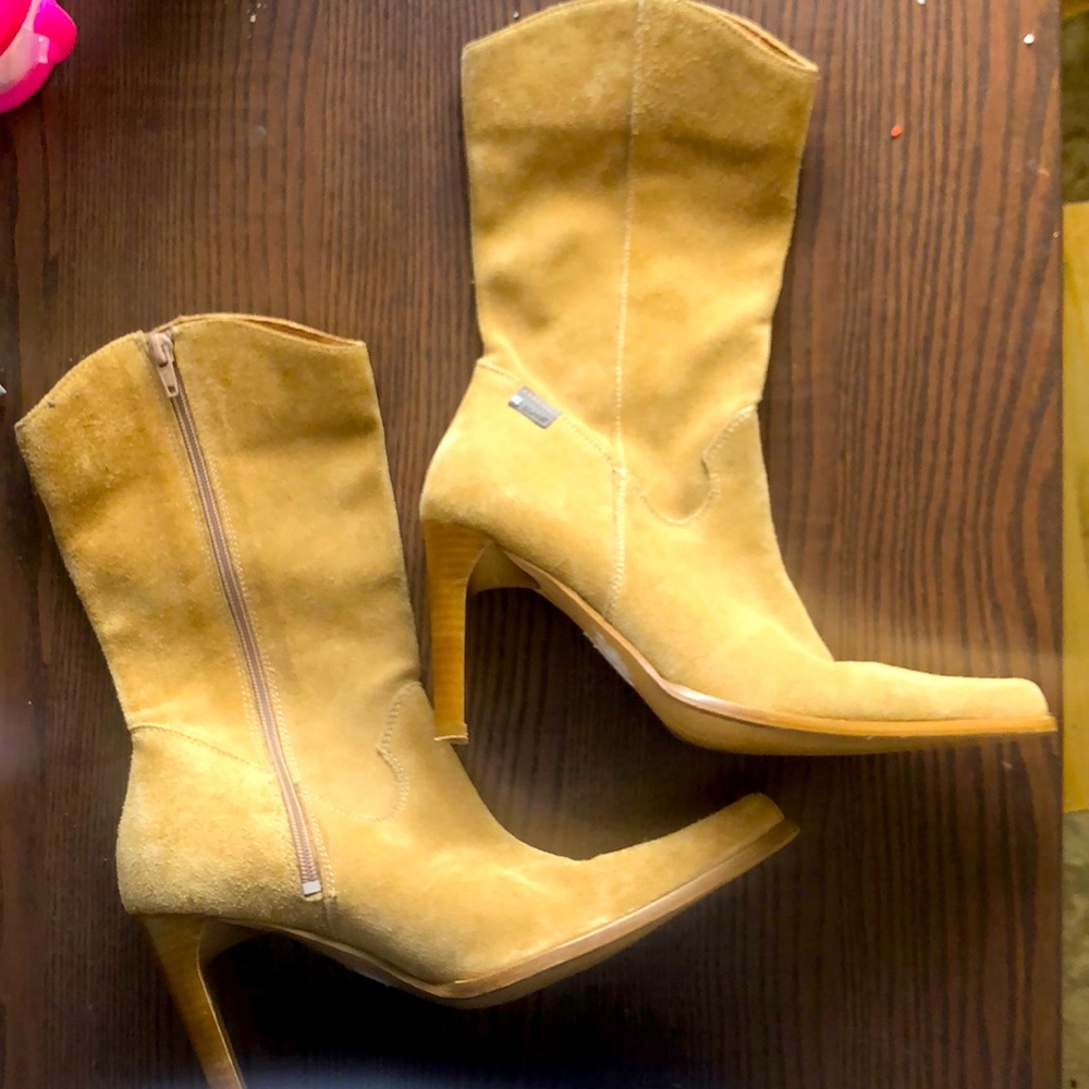 Beige Suede ESPRIT heels bought in the Netherlands